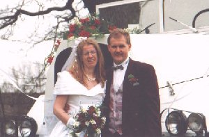 Hochzeitsbild mit Hochzeitsauto